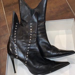 Ankle high boots